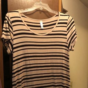 Lularoe Classic Tee